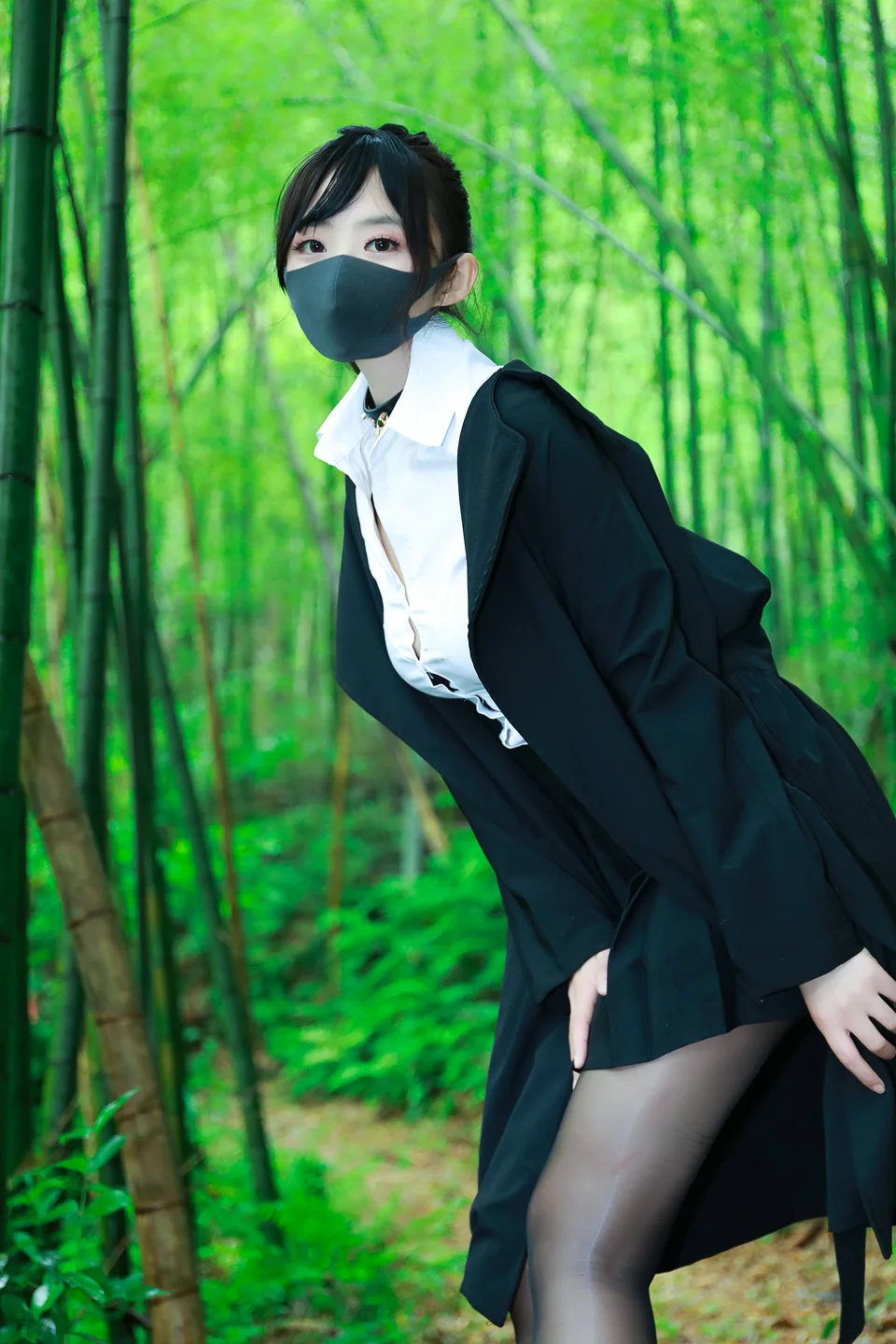 李佳 - No.010 黑百褶裙森林 [58P-348MB]